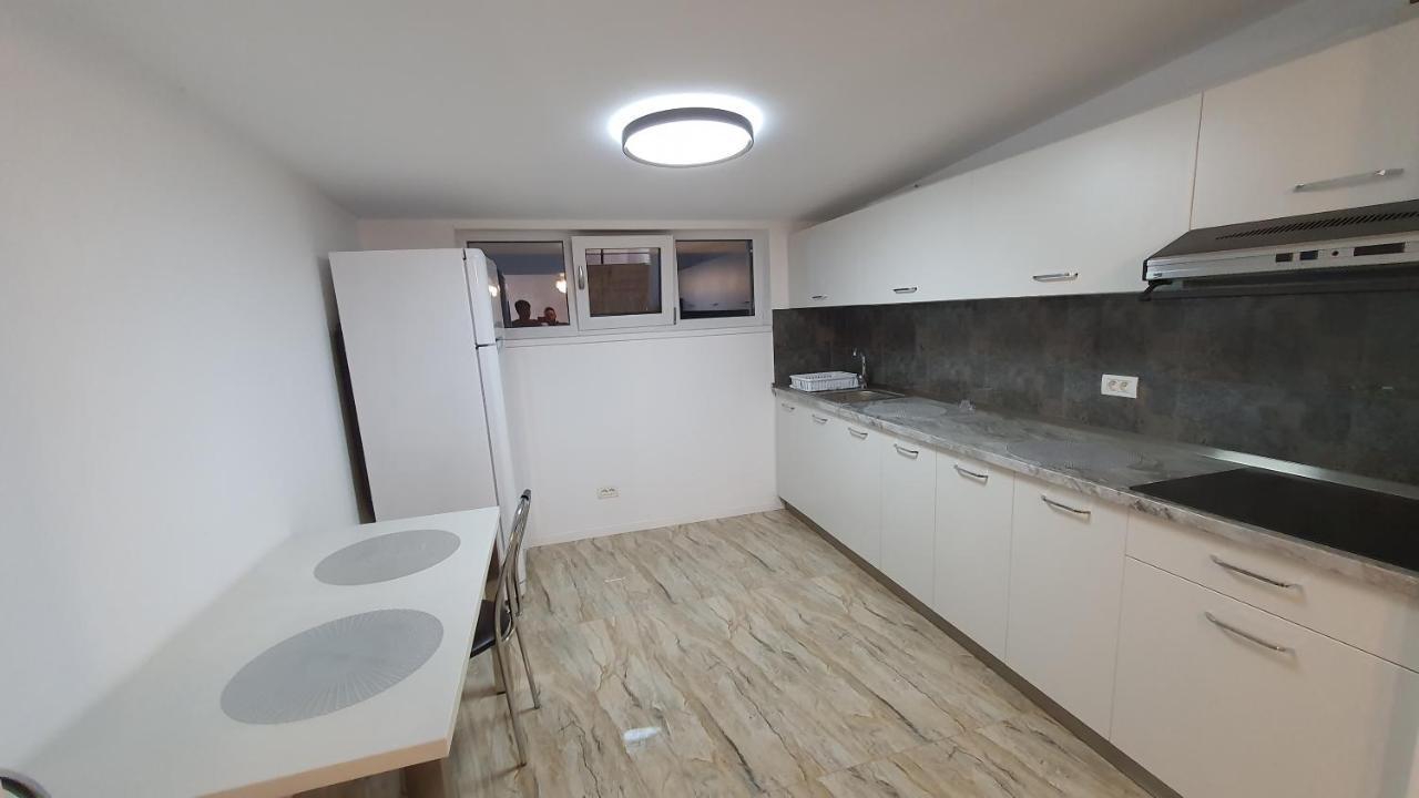 Cazare Spital Fundeni Bukarest Exterior foto